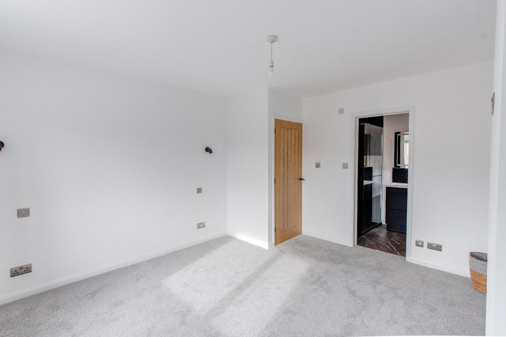 Additional image 15 of 4 bed detached house to rentStoke Road, Bromsgrove, Worcestershire B60
