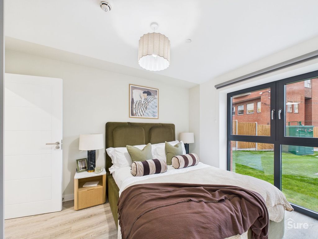 2 bed flat to rentGoodwin Close, Derby DE1 photo 2