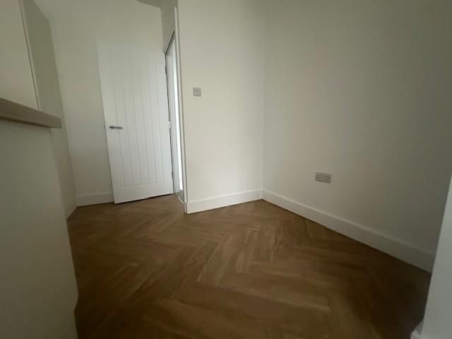 Additional image 4 of 2 bed flat to rentMarket Street, Pontypool NP4