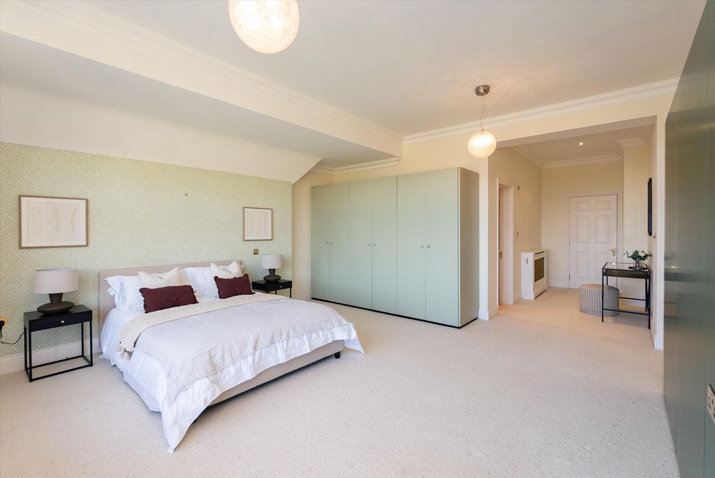Additional image 10 of 3 bed flat to rentOckham Lane, Cobham, Surrey KT11