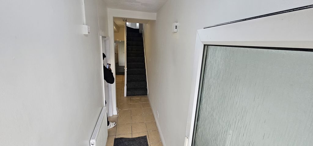 Additional image 14 of 6 bed semi-detached house to rentUnion Street, Luton LU1