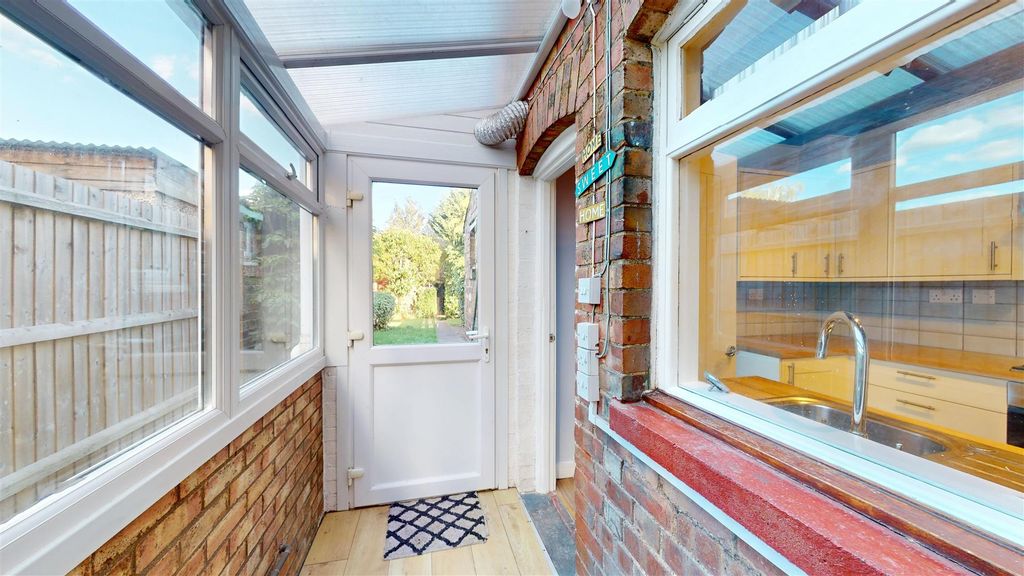 Additional image 7 of 3 bed semi-detached house to rentDoughty Street, Stamford PE9
