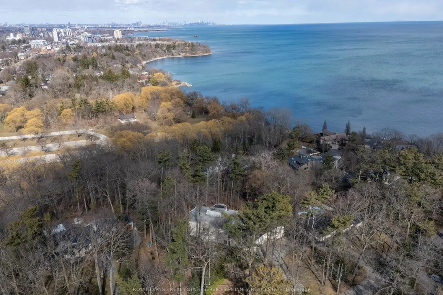 Additional image 17 of 937 Whittier Crescent