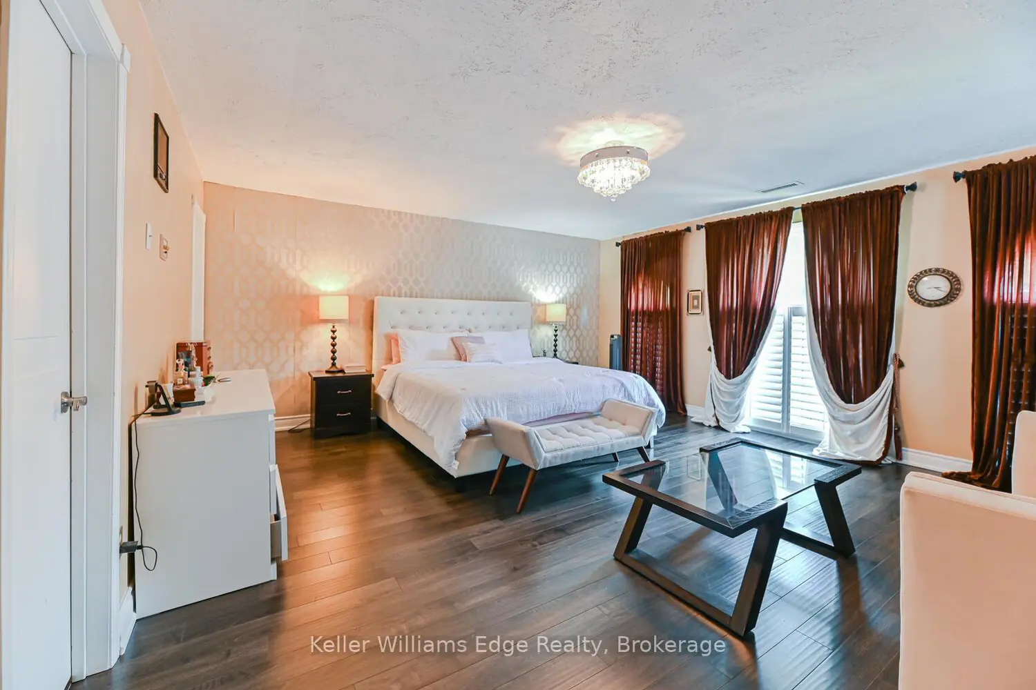 Additional image 10 of 282 Book Road