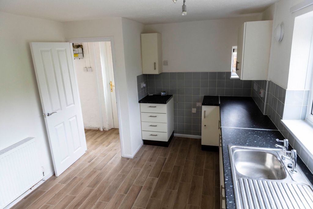 Additional image 3 of 3 bed semi-detached house to rentErcall View, Telford TF3