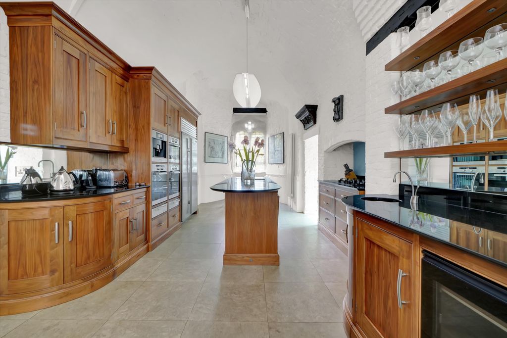 Additional image 21 of 6 bed detached house to rentPelhams Walk, Esher, Surrey KT10