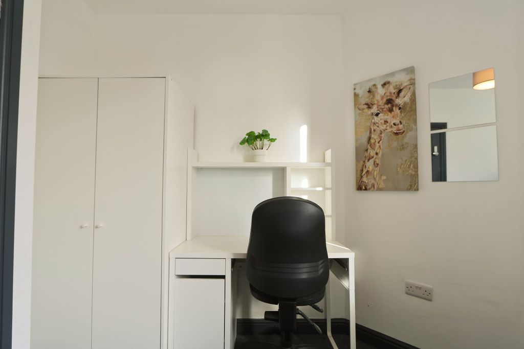 Additional image 11 of 6 bed flat to rentSouthmead Road, Westbury-On-Trym, Bristol BS10