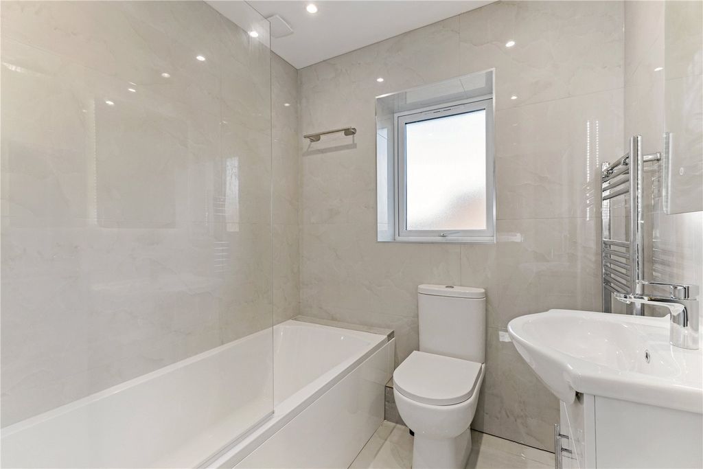 Additional image 15 of 8 bed semi-detached house to rentRockley Road, Luton, Bedfordshire LU1