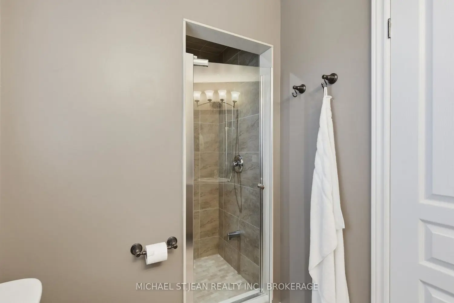 Additional image 4 of 29 Lakeview Lane