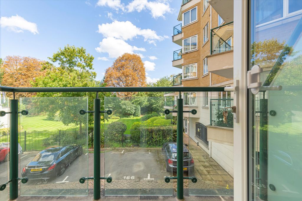 Additional image 6 of 3 bed flat to rentStrand Drive, Richmond TW9