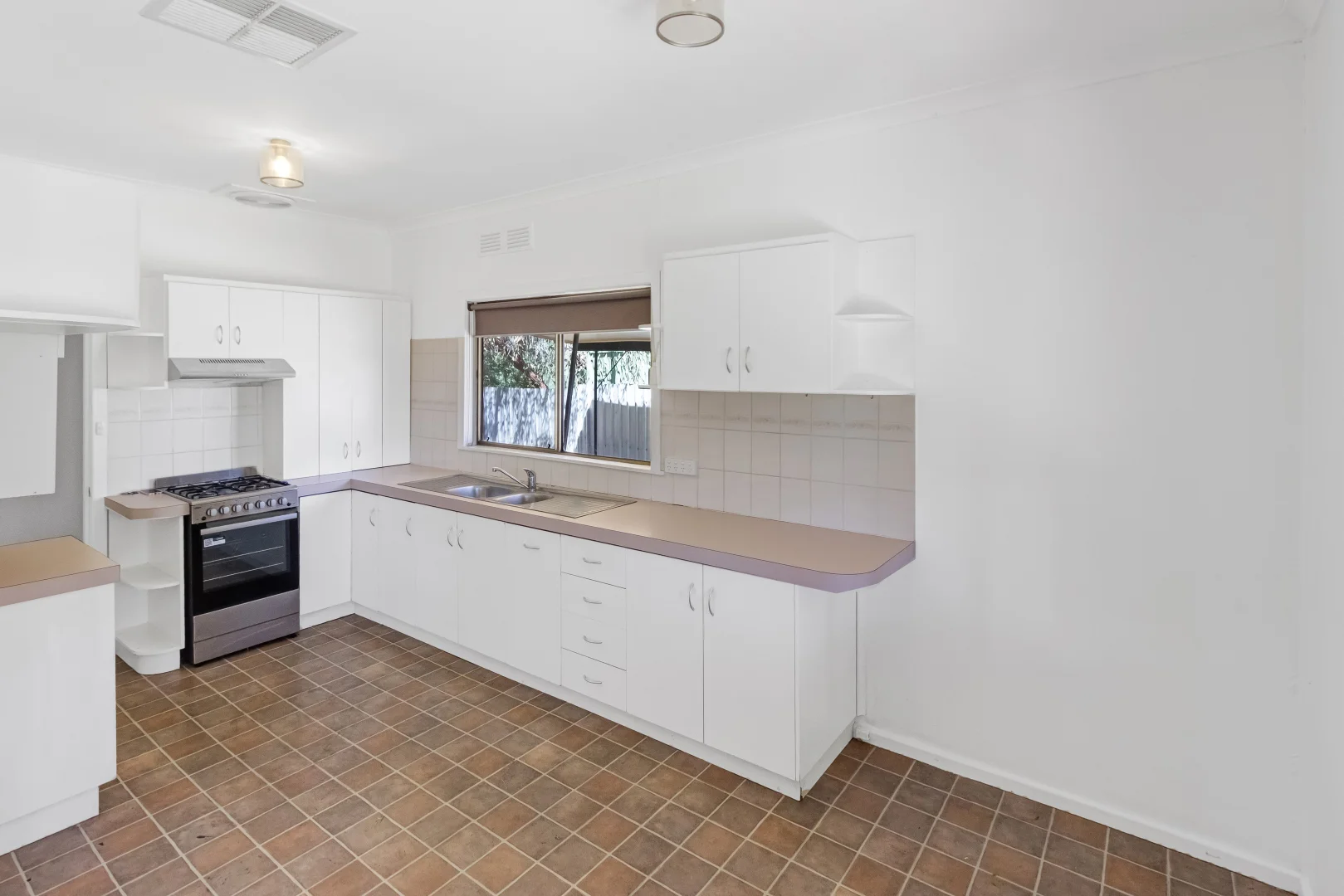 Additional image 7 of 44 Stanley Street, Kooringal NSW 2650