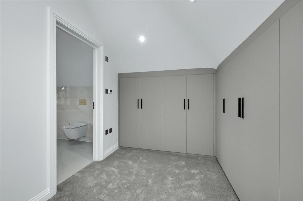 Additional image 19 of 5 bed detached house to rentThe Avenue, Ascot SL5