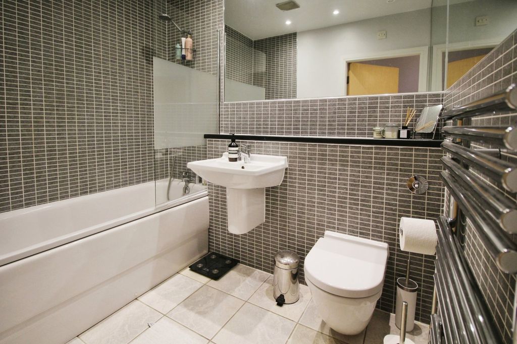 Additional image 15 of 2 bed flat to rentKnutsford Road, Wilmslow, Cheshire SK9