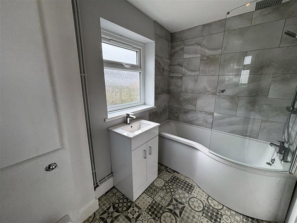 Additional image 3 of 2 bed flat to rentNewbridge Road, Blackwood NP12