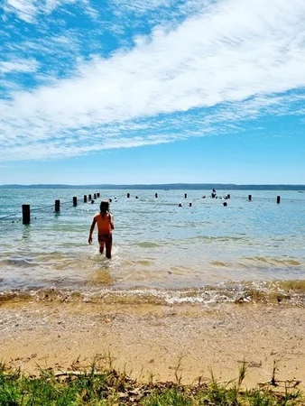 Additional image 15 of 22 Waterside Dr, Macleay Island QLD 4184