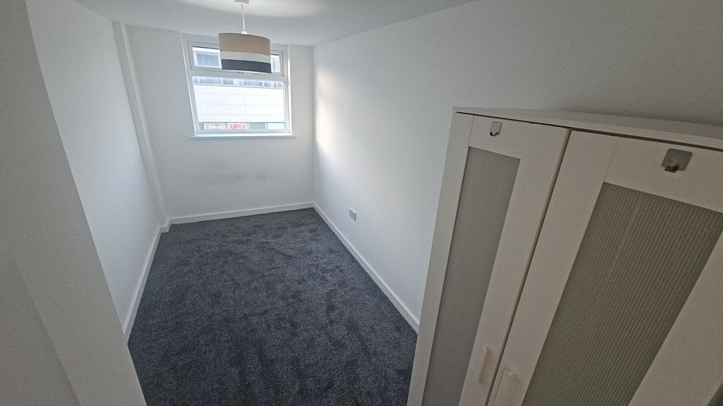 Additional image 9 of 4 bed flat to rentChapel Street, Luton LU1