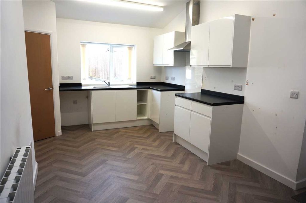 Additional image 2 of 2 bed flat to rentCarmarthen Road, Cross Hands, Llanelli SA14