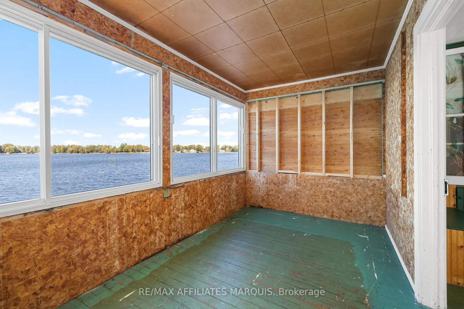 Additional image 10 of 6 R9 (Rideau Ferry) Road