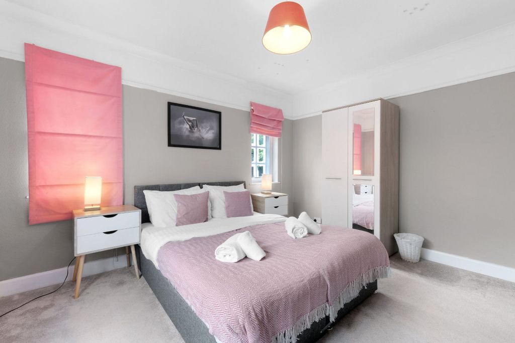 Additional image 20 of 5 bed detached house to rentMarlow Hill, High Wycombe HP11