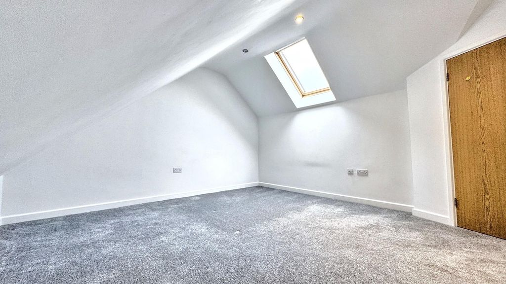 Additional image 17 of 4 bed end terrace house to rentAshley Mews, Portview Road, Bristol BS11