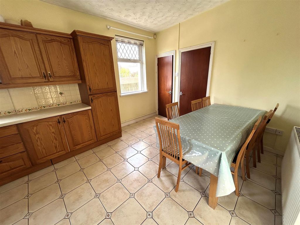 Additional image 10 of 4 bed end terrace house to rentGolf Road, New Inn, Pontypool NP4