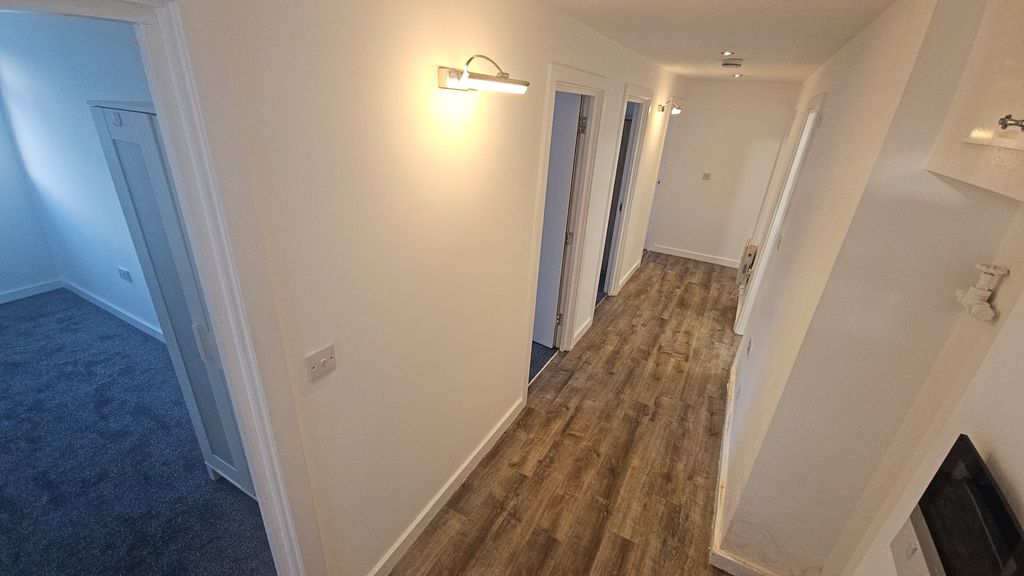 Additional image 13 of 4 bed flat to rentChapel Street, Luton LU1