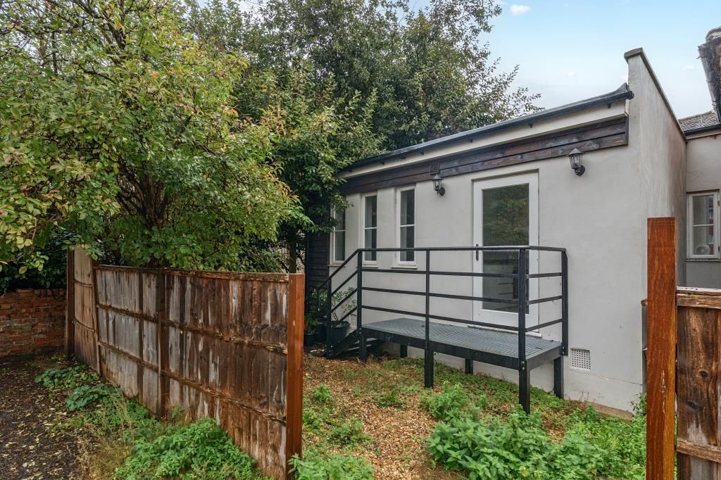 Additional image 13 of 2 bed flat to rentNewbury, Berkshire RG14
