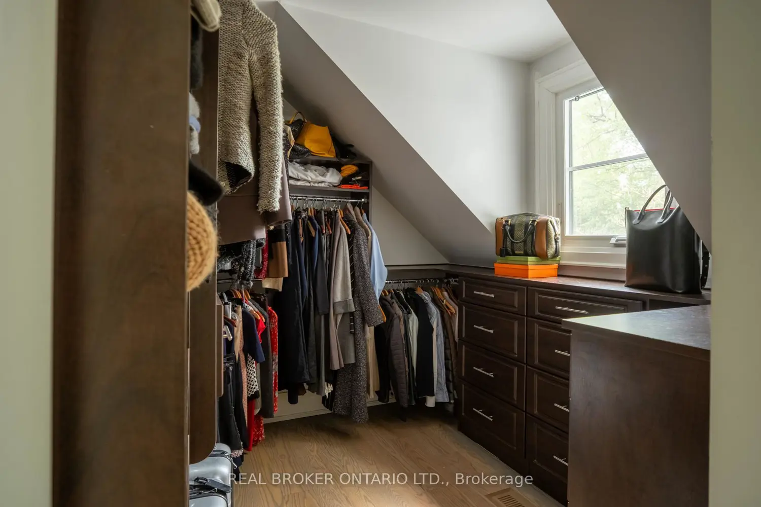 Additional image 11 of 20 Laskay Lane