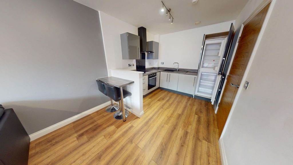 Additional image 4 of 2 bed flat to rentMint Drive, Hockley B18