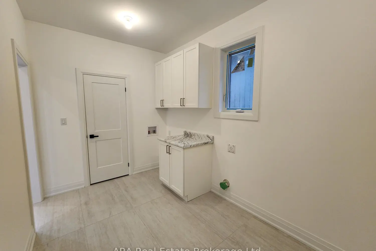 Additional image 17 of 2 Hilton Lane 33