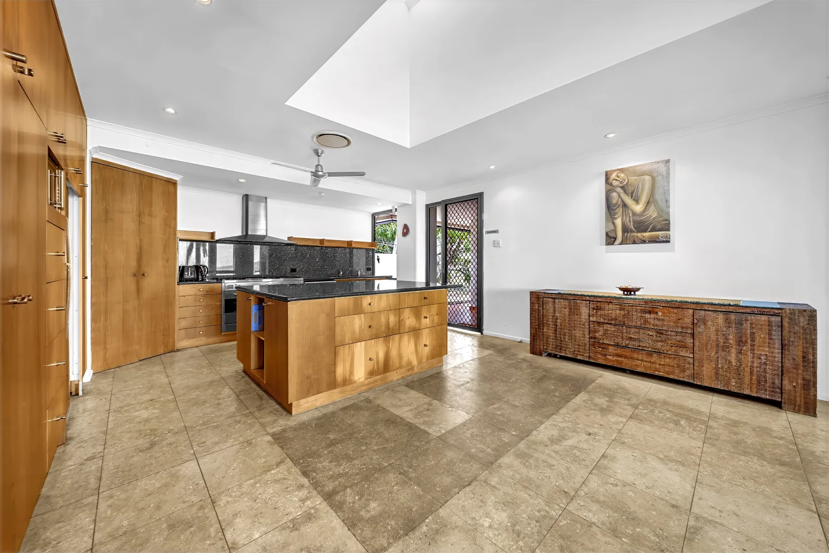 Additional image 5 of 88 Yachtsman Parade, Cannonvale QLD 4802