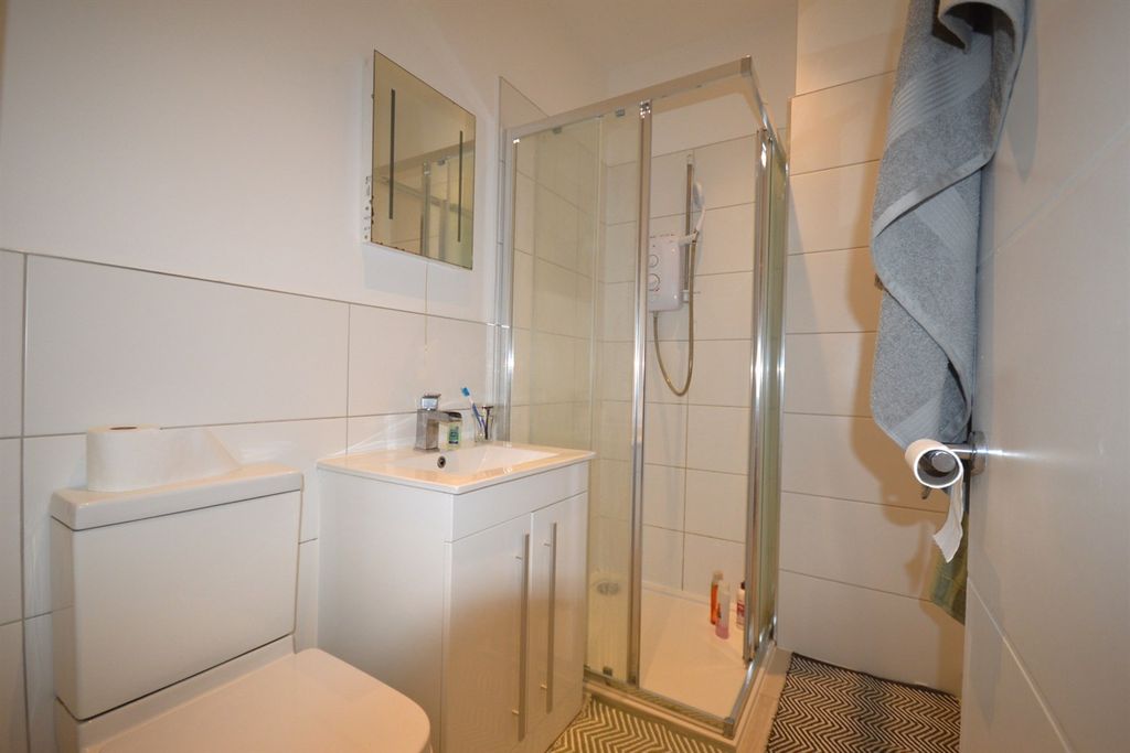 Additional image 4 of Studio to rentFlat 5 Juniper House, 56A New Broadway, Worthing, West Sussex BN11