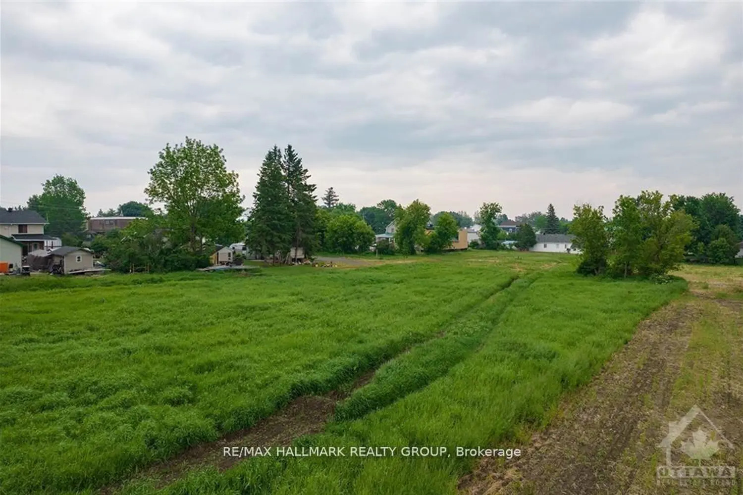 Additional image 10 of 3748 Champlain Street 3