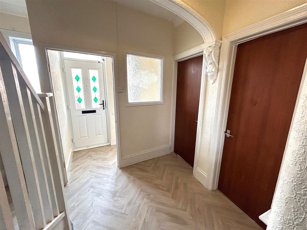 Additional image 2 of 4 bed end terrace house to rentGolf Road, New Inn, Pontypool NP4