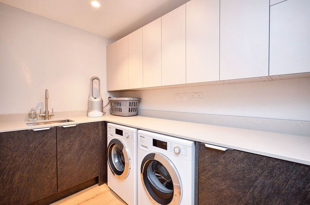 Additional image 20 of 4 bed terraced house to rentPentire Avenue, Newquay TR7