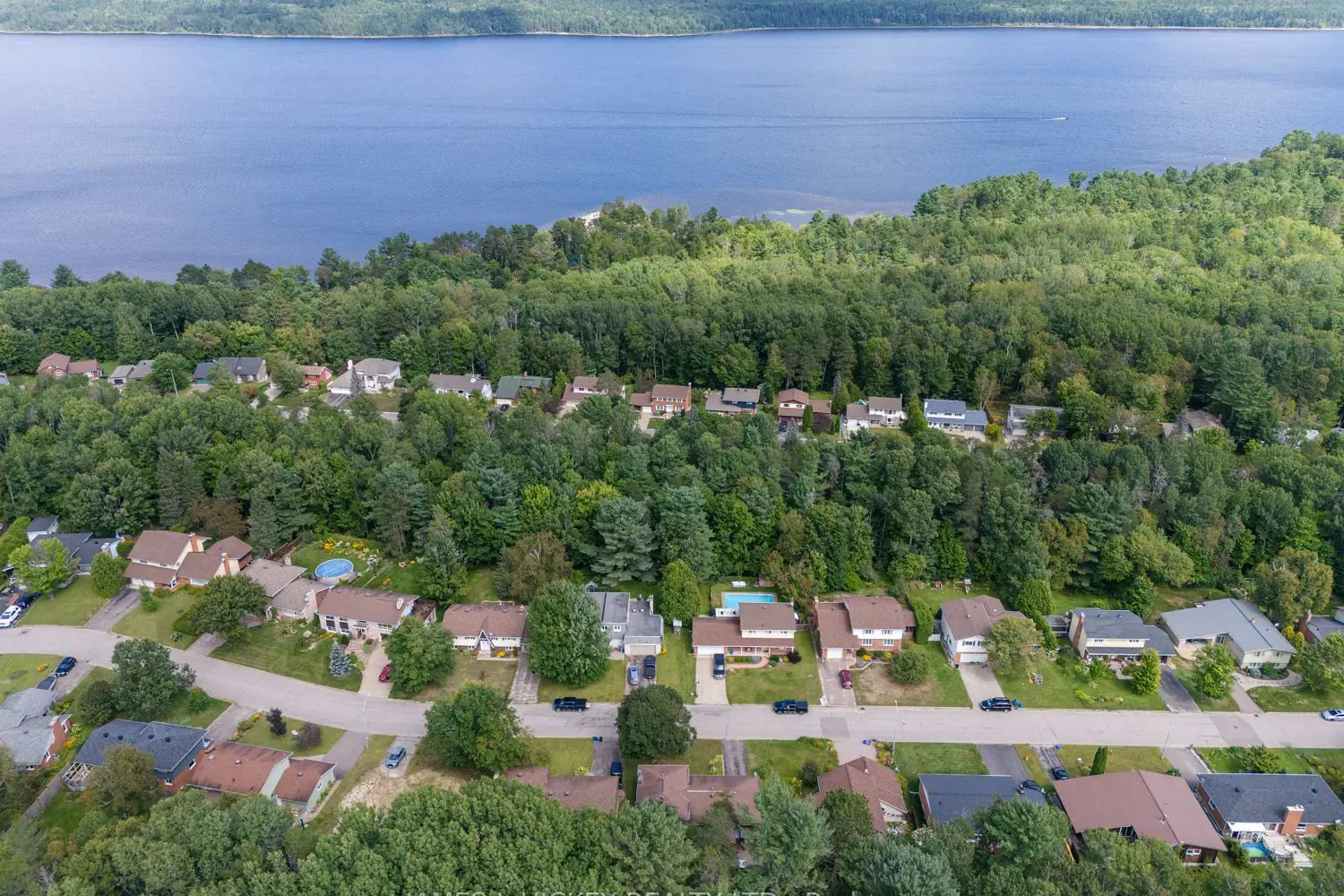 Additional image 20 of 119 Frontenac Crescent