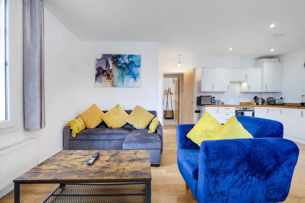 Additional image 6 of 2 bed flat to rentEaston Street, High Wycombe HP11