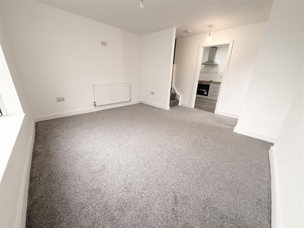 Additional image 9 of 2 bed semi-detached house to rentYstrad Road, Pentre CF41