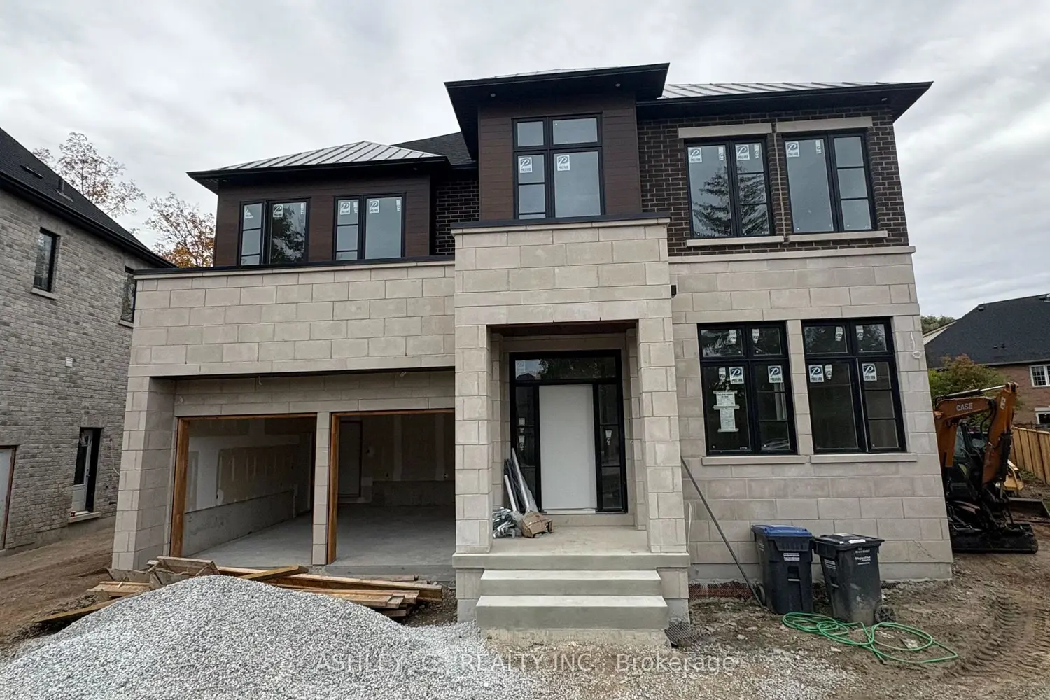 Additional image 2 of 2574 Sharon Crescent