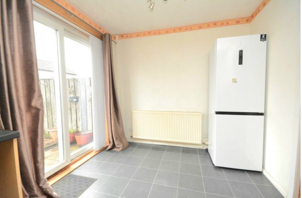 Additional image 4 of 3 bed terraced house to rentCastle Avenue, Carronshore, Falkirk FK2