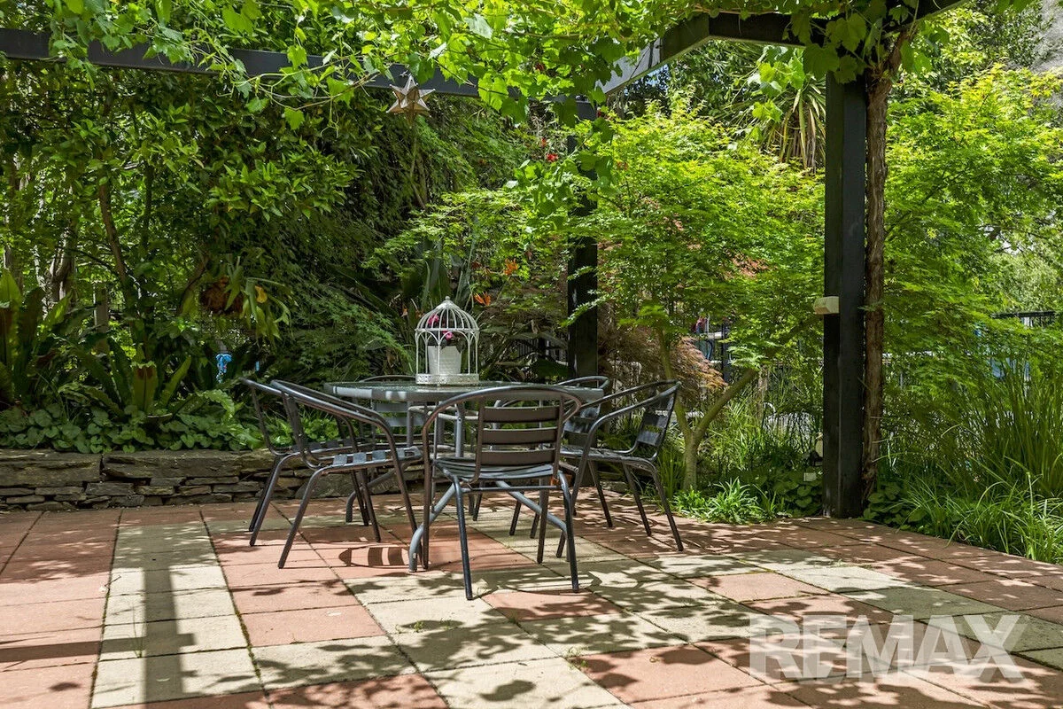 Additional image 35 of 8 Sunshine Avenue, Turvey Park NSW 2650