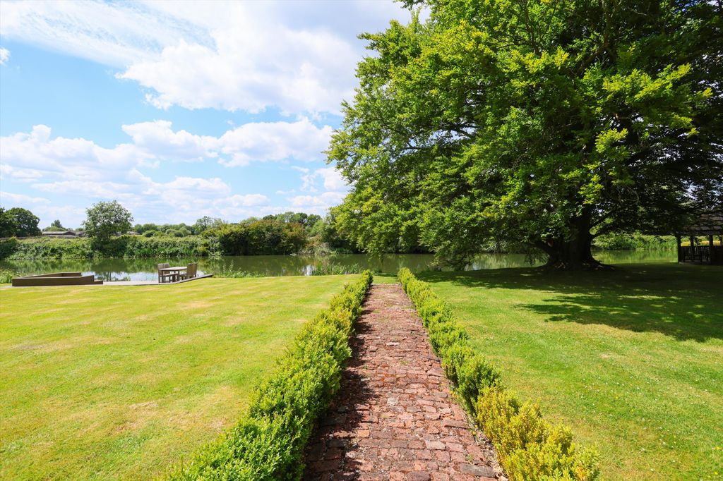 Additional image 16 of 6 bed detached house to rentPelhams Walk, Esher, Surrey KT10
