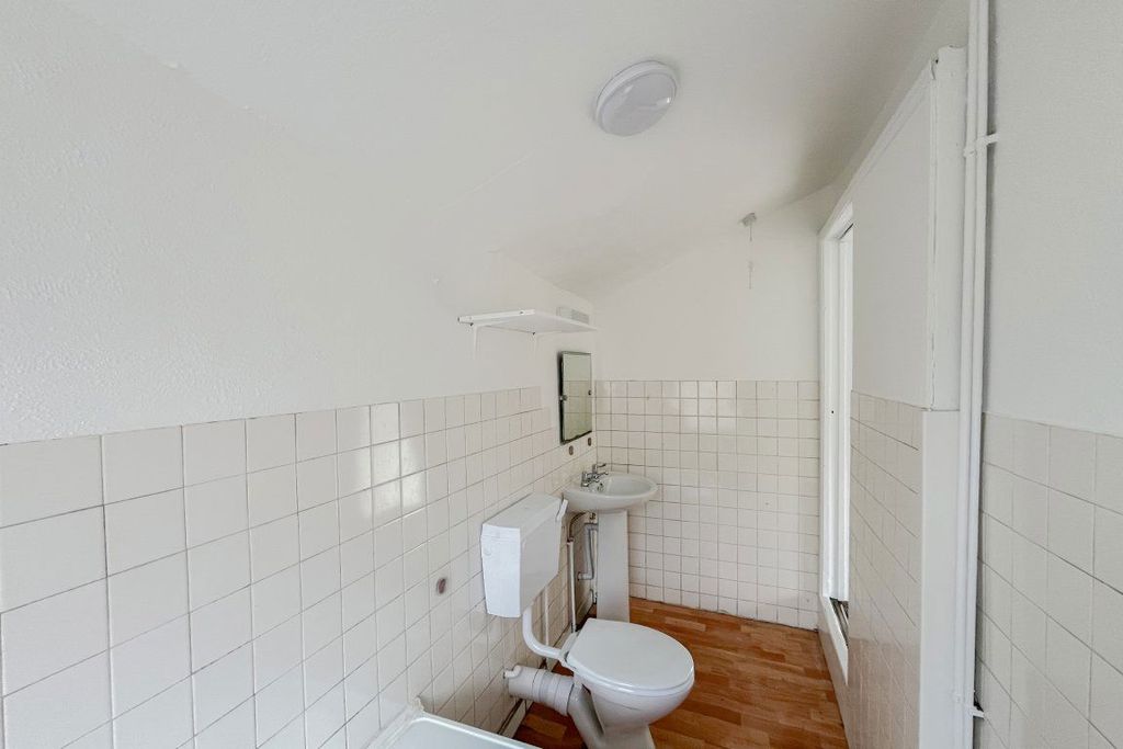 Additional image 4 of 1 bed flat to rentFlat C 7/11 Tredegar Street, Risca NP11