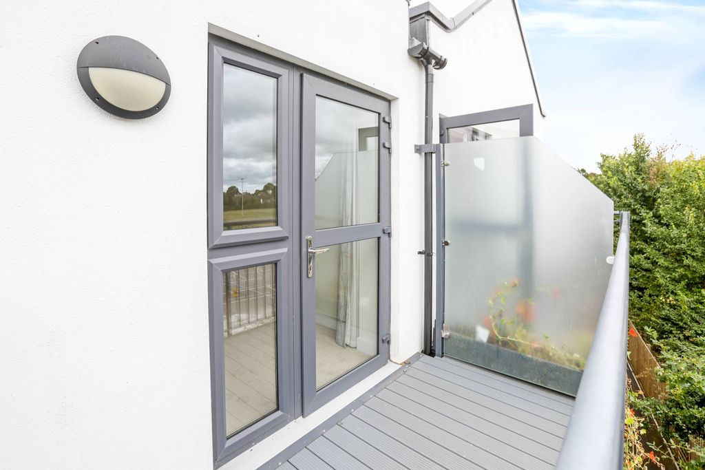 Additional image 3 of 1 bed flat to rentExeter Road, Topsham, Exeter EX3