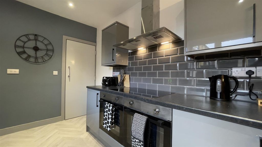 Additional image 19 of 6 bed terraced house to rentHanover Street, Newcastle ST5