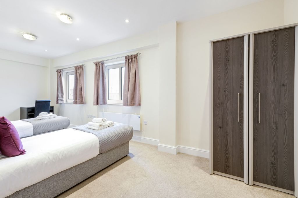 Additional image 10 of 3 bed flat to rentQueen Street, Maidenhead SL6