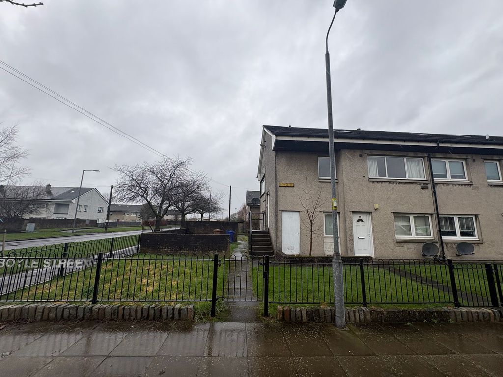 2 bed flat to rentBoyle Street, Clydebank G81