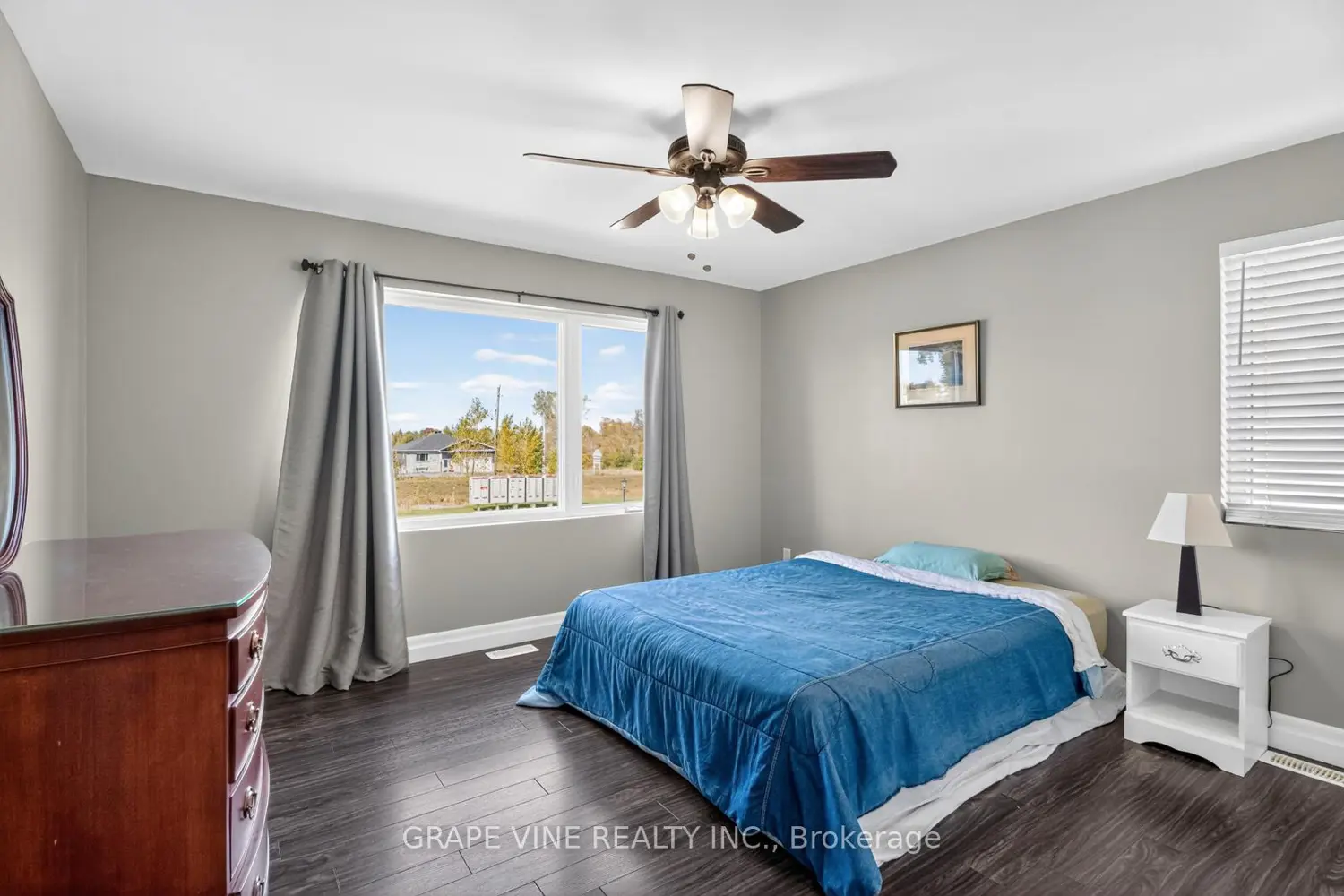 Additional image 13 of 18 Calco Crescent