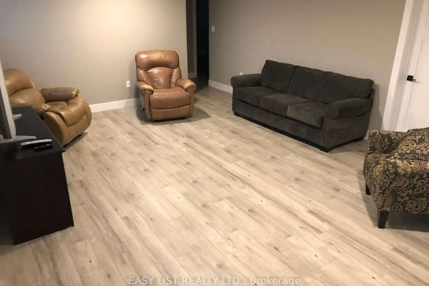 Additional image 13 of 2 Creek Side Place