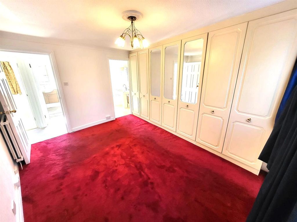 Additional image 12 of 3 bed flat to rentDuckmill Crescent, Bedford MK42